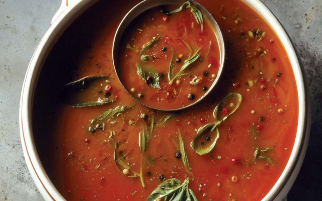 Potage glacé à la tomate