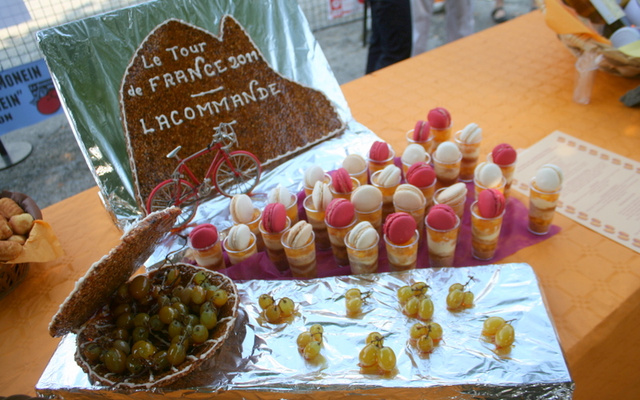 Tiramisu aux madeleines St Michel et son duo de pêches Roussane et Jurançon