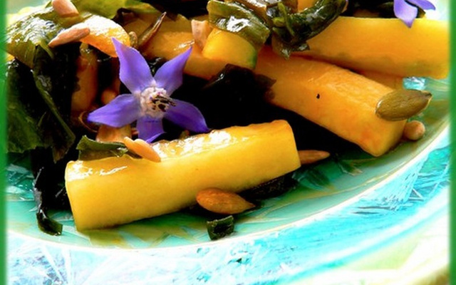 Salade de concombre aux algues wakamé