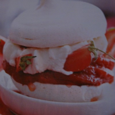 Petite meringue aux fraises