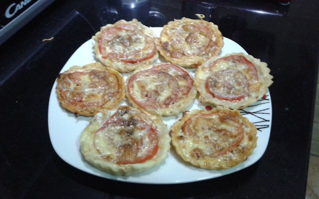 Tarte au thon et aux tomates simple