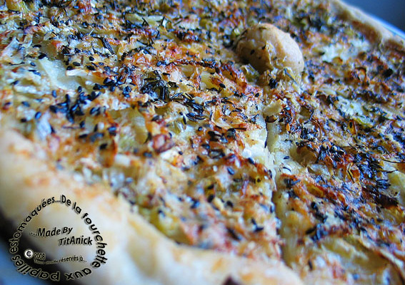 Pizza à la crème, fenouil, parmesan et graines de sésame