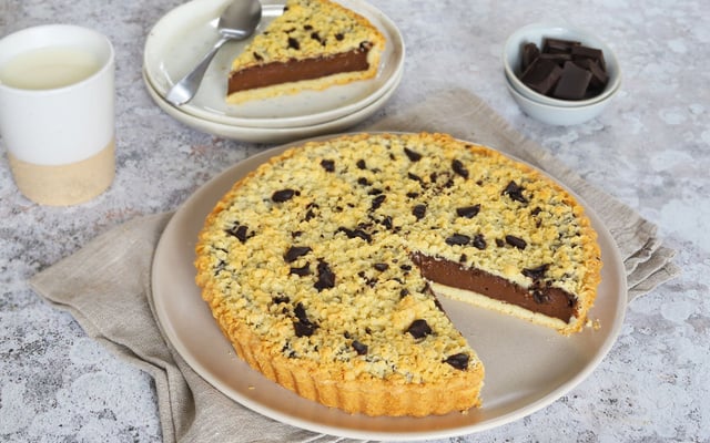Tarte farcie à la crème au chocolat façon crumble
