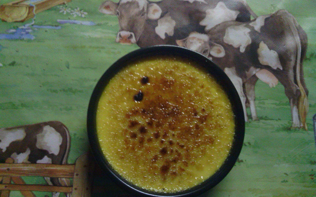 Crème brûlée à la vanille et au sucre semoule