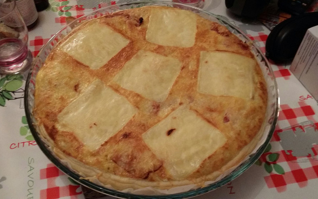 Quiche au lard fumé, oignons et fromage