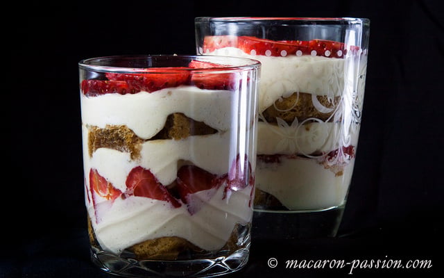 Tiramisu aux fraises au goût corsé