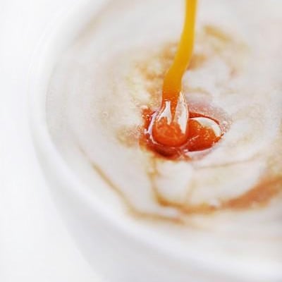 Bavaroise à la poire, coulis de caramel