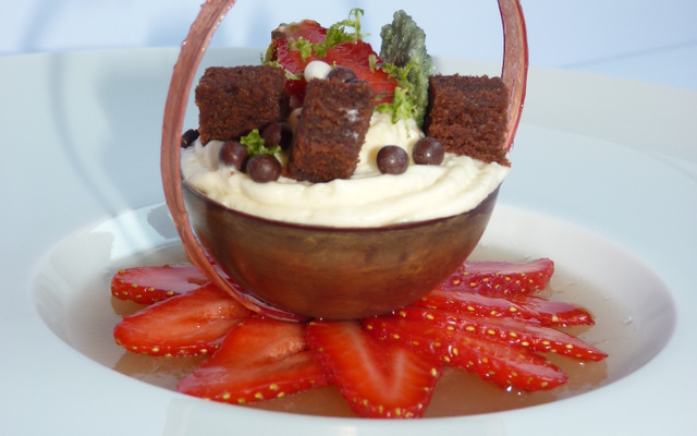 Douceur chocolatée printannière : chocolat, rhubarbe, guariguette et citron vert