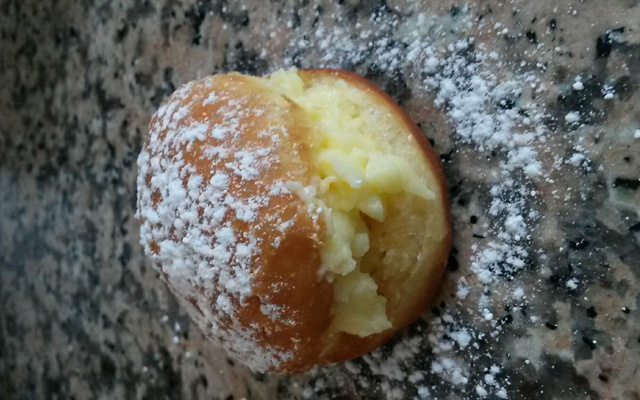 Beignets à la crème pâtissière