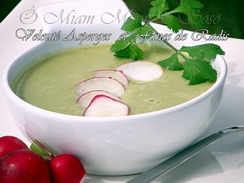Velouté aux asperges & fanes de radis