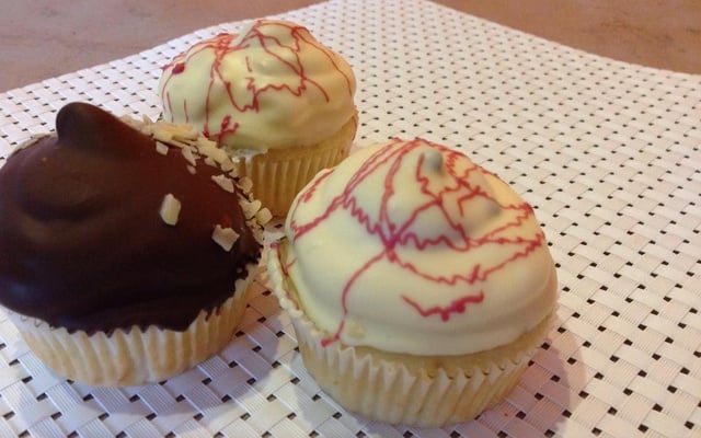 Cupcakes à chapeau cœur framboise