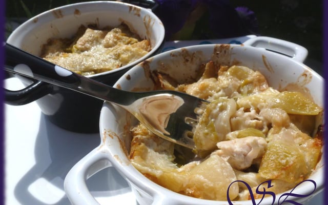 Cassolette poireaux-poulet sauce à la moutarde