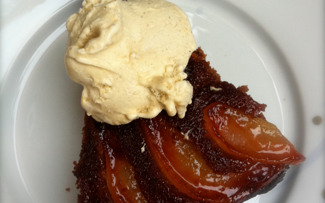 Gâteaux chocolat caramel et poires