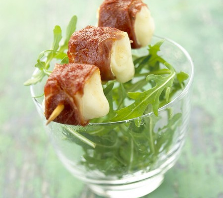 Brochettes de chèvre au Serrano maison