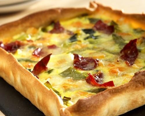 Tarte aux poireaux, au Saint Albray et au bacon