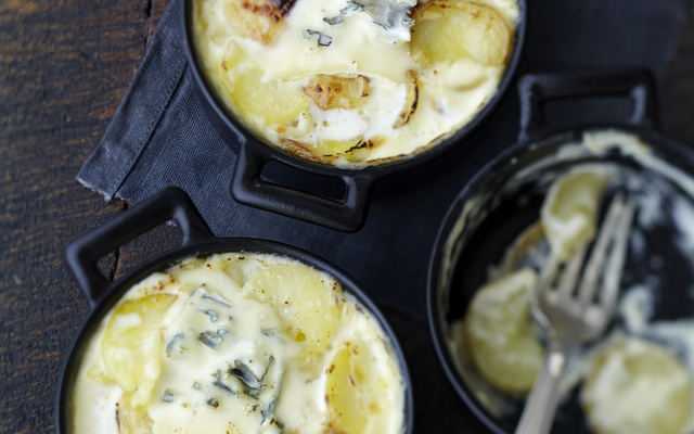 Mini cocottes de rattes gratinées au jambon et au Bresse Bleu