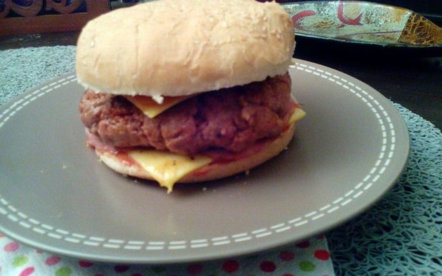 Hamburger à l'onglet et au foie