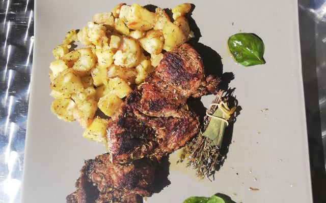 Epaule d'agneau au barbecue