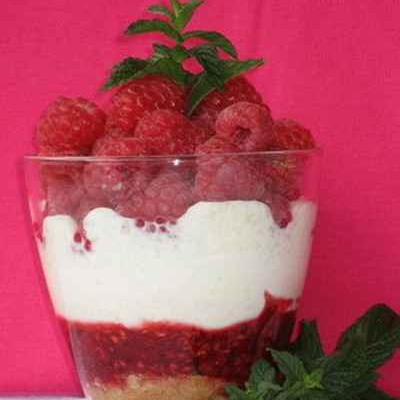 Tiramisu aux framboises et pointe de rhum
