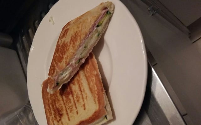 Croques courgettes et persil, jambon et fromage frais Kiri