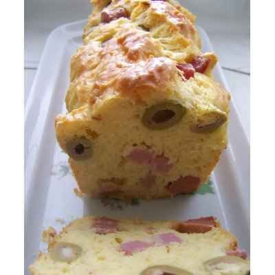 Cake au jambon et olives
