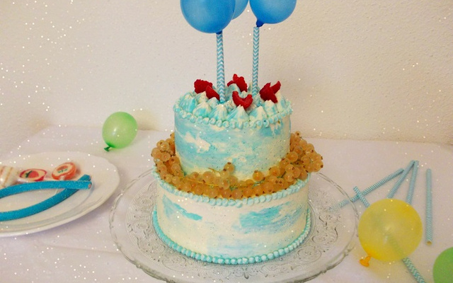 Layer cake aux ballons citron framboise