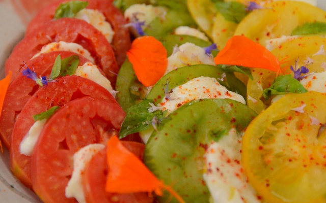 Tomates, mozzarella et basilic