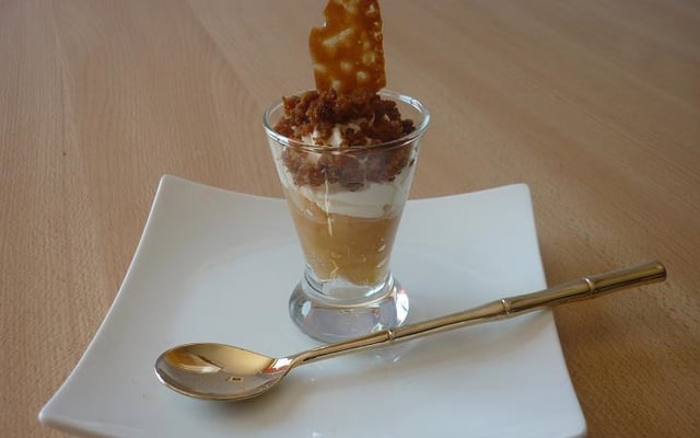 Verrines aux pommes et aux poires et granité de spéculoos