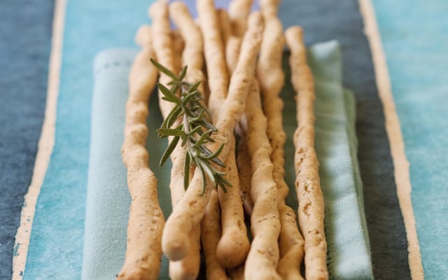 Gressins à l'épeautre et au romarin