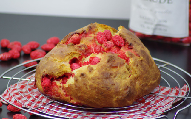 Brioche des rois aux pralines roses