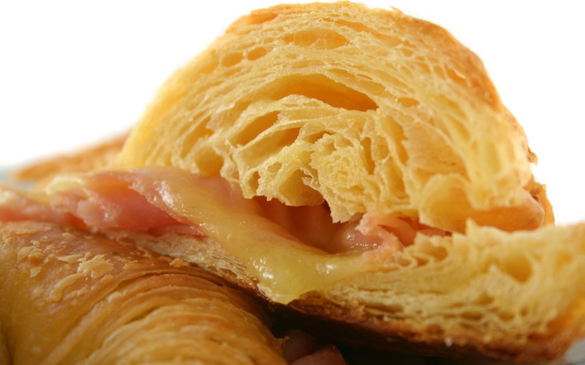 Croissant simple et rapide au fromage et jambon