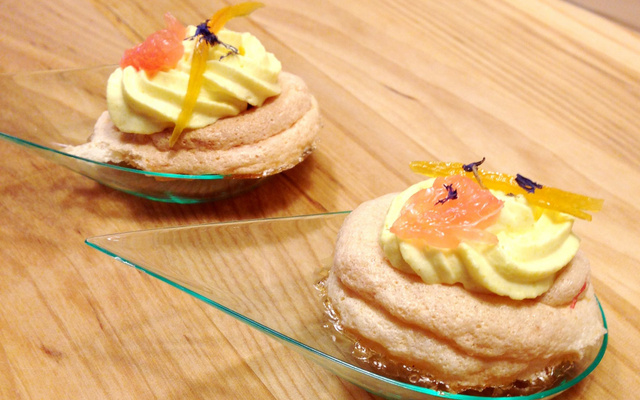 Mini pavlova à la rhubarbe pamplemousse