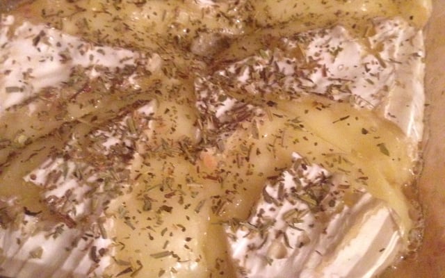 Camembert rôti au miel