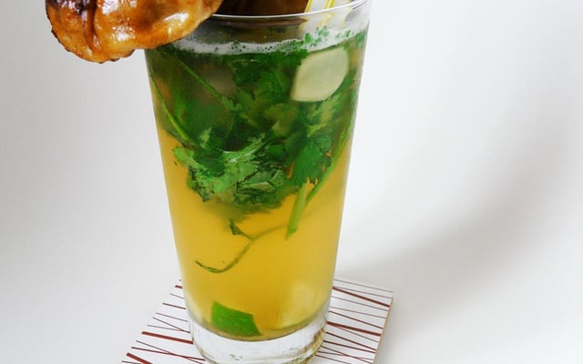 Bouillon Ariaké presque comme un mojito, raviolis au concombre et au poulet