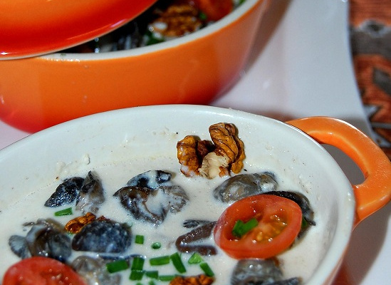 Cocotte de petits gris aux deux crèmes