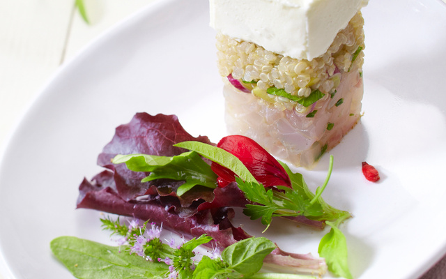 Tartare de bar au quinoa et Carré Frais