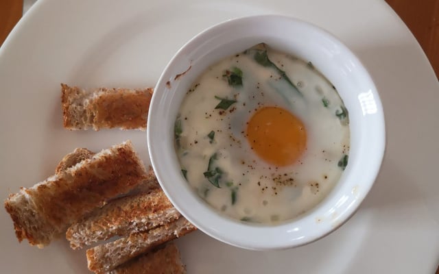 Œuf en cocotte à la crème et aux épinards par Morgane