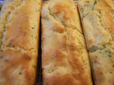 Cake aux olives et aux herbes