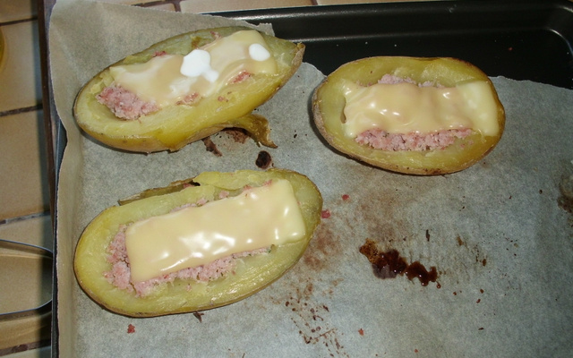 Pomme de terre farcie au jambon