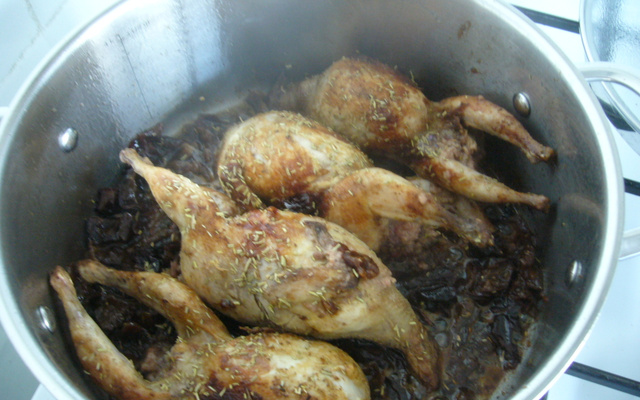 Cailles farcies aux raisins et cognac