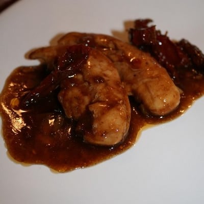 Blanc de poulet au balsamique et tomates confites.