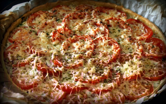 Tarte au thon et aux tomates simple
