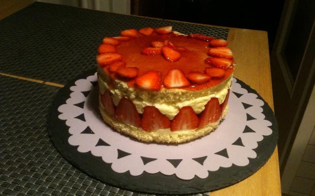 Fraisier et sa génoise maison