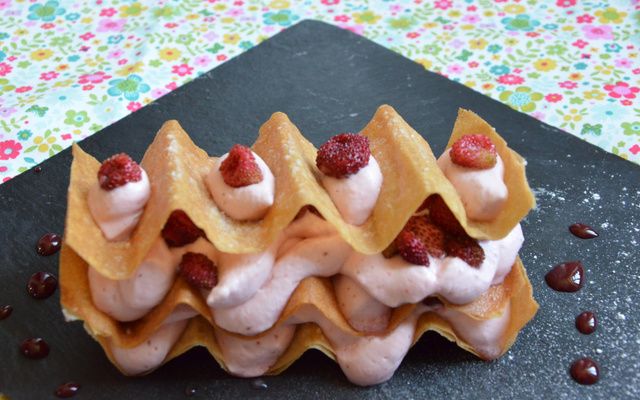 Millefeuille crousillant à la chantilly de gariguettes