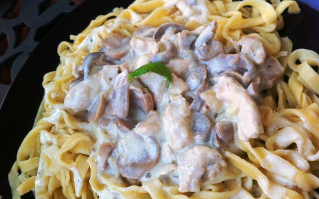 Pâtes à la crême de moutarde et ses champignons