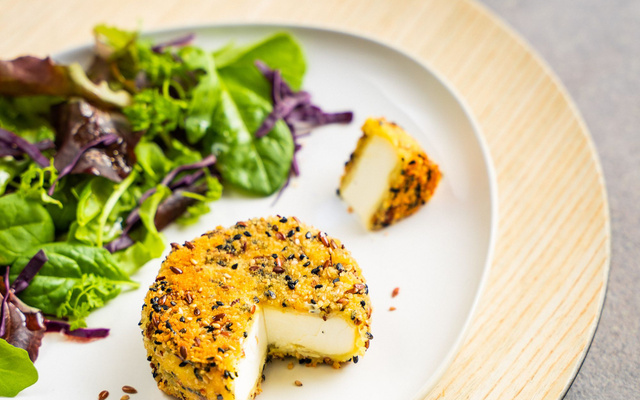 Saint-Marcellin en croûte de petites graines