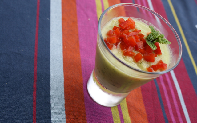 Gaspacho de courgettes et ses poivrons