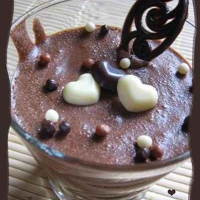 Mousse au chocolat sans sucre et goût caféiné