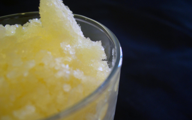 Granité à l'ananas et au saké