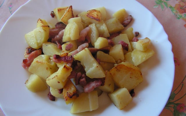Patates grillées aux lardons